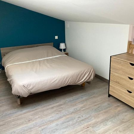 Studio Meuble Du Bourg Puymiclan Екстер'єр фото
